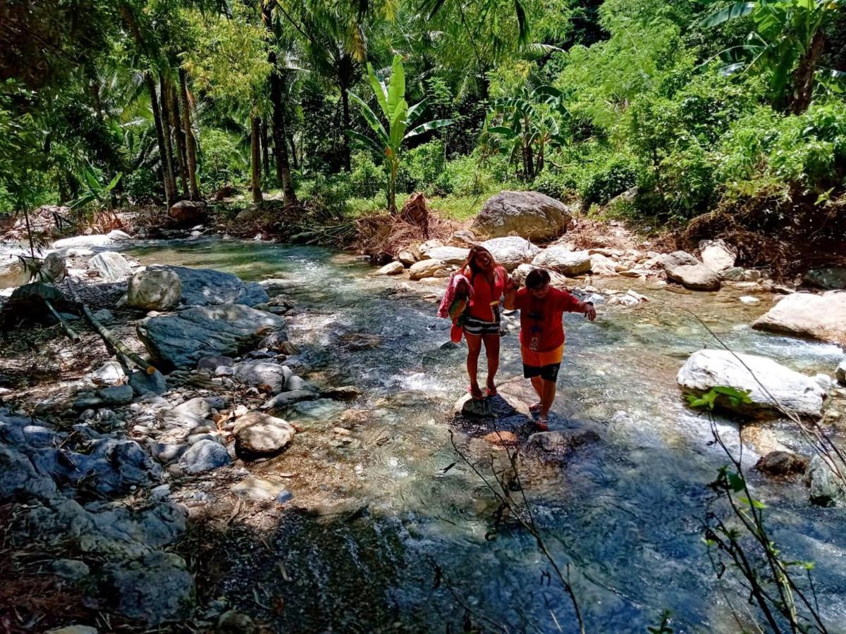 Riverside At Aninuan Accommodation And Food Puerto Galera Esterno foto